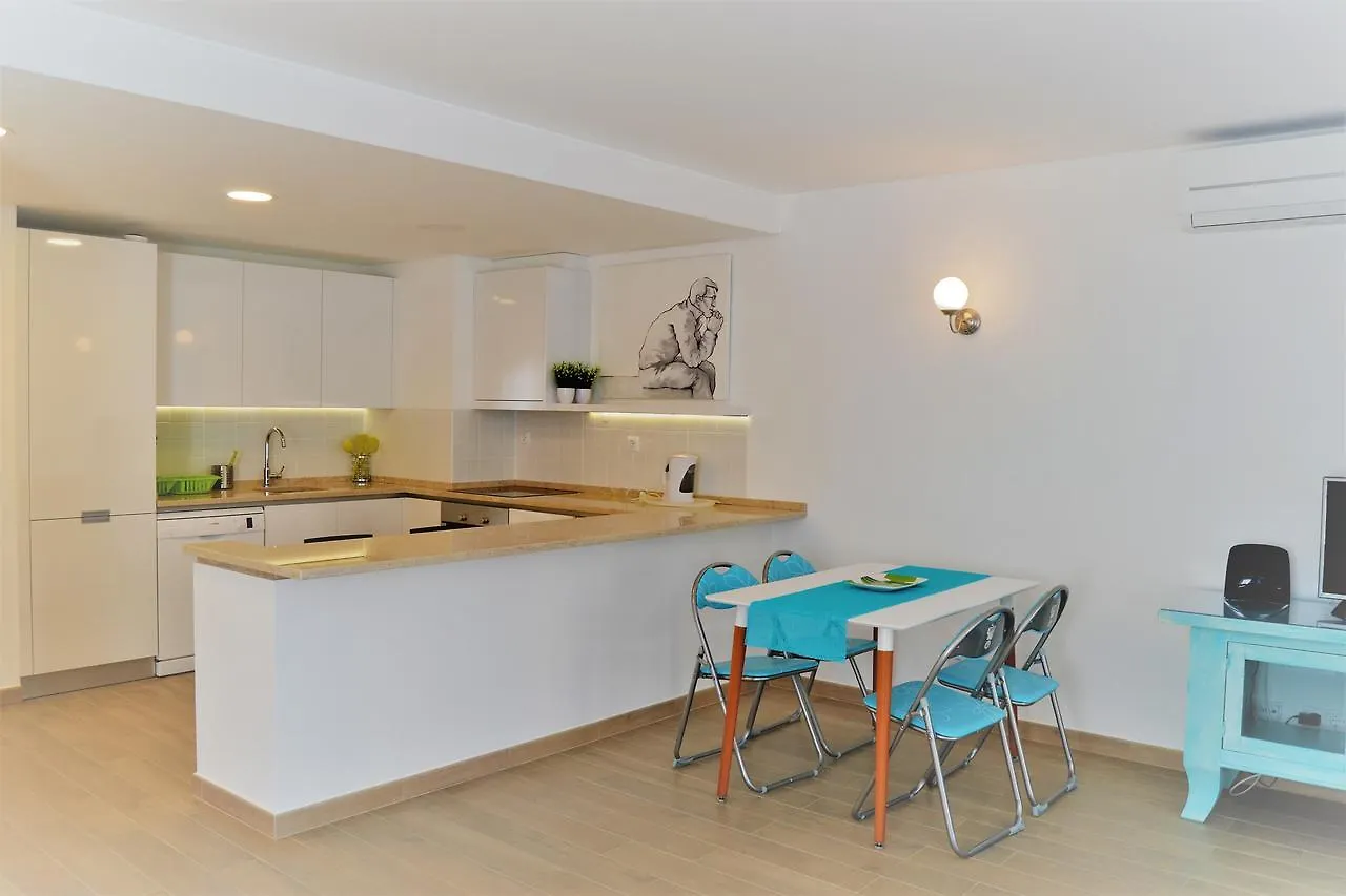 Vila Bella, Meia Praia, Lagos Apartment